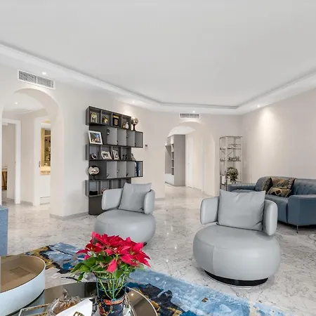 Apartment Modern And Large In The Heart Of Puerto Banus Marbella