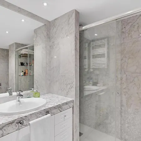 Appartement Modern And Large In The Heart Of Puerto Banus Marbellac